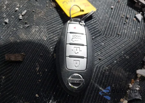 2016 Nissan Rogue Sv z USA, uszkodzony, nr VIN JN8AT2MV3GW152928